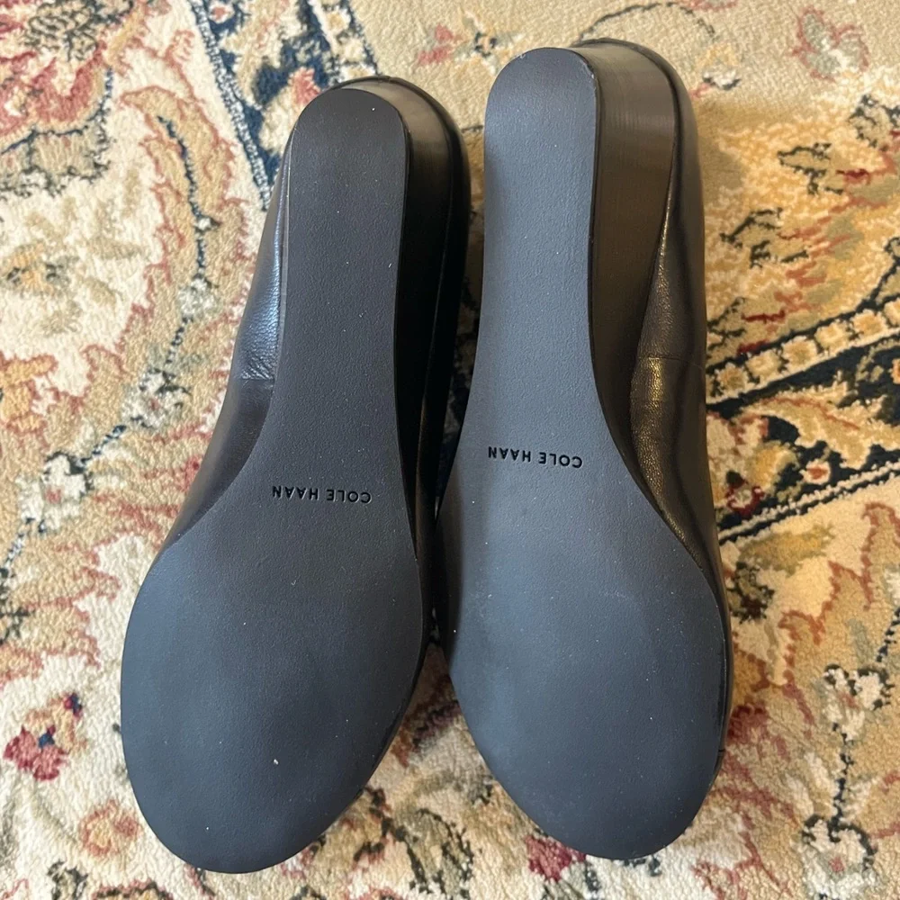 Cole Haan Elsie Black patent wedge W5.5 2.5 inch heel BNIB - Picture 6 of 8